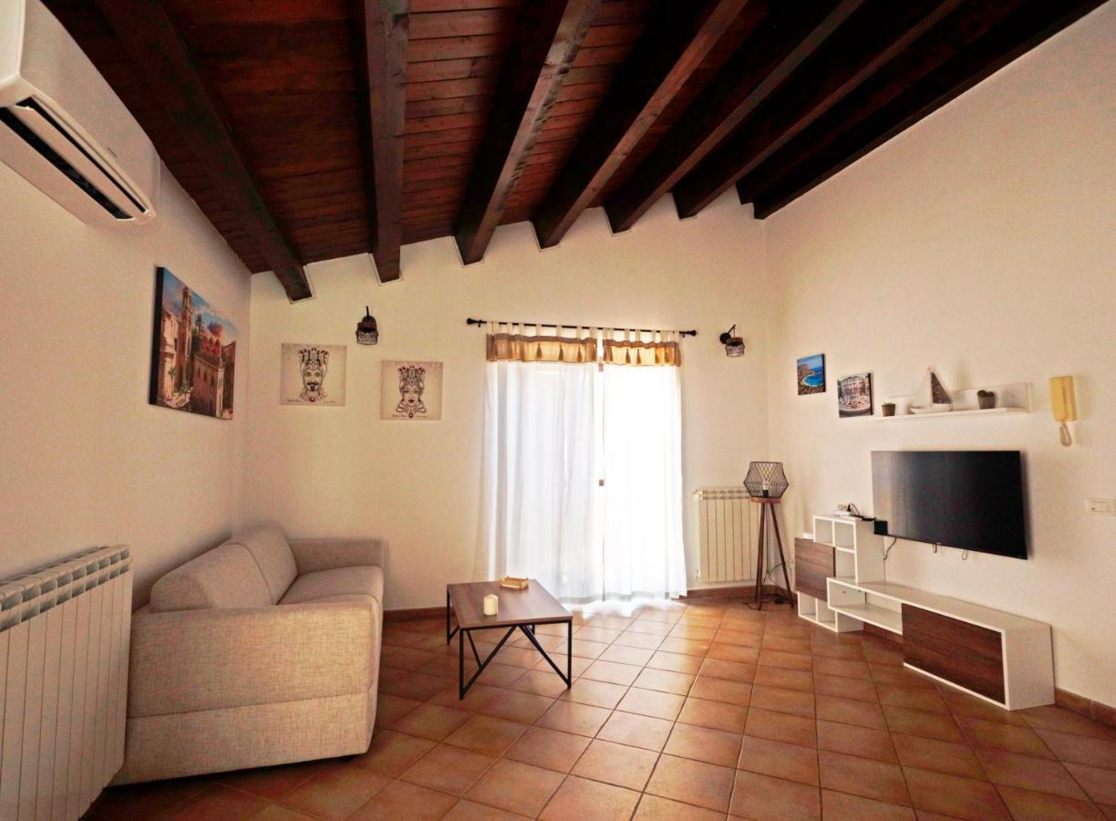 パレルモLa Casa Di Filippoアパートメント エクステリア 写真