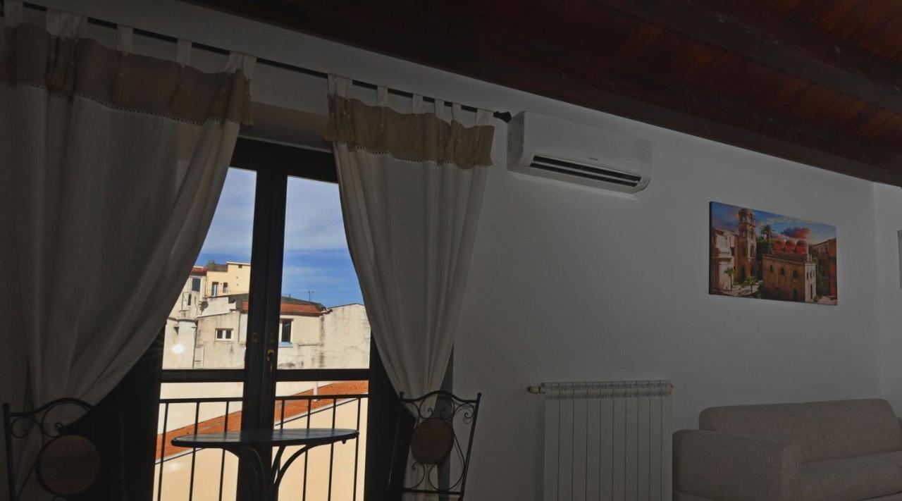 パレルモLa Casa Di Filippoアパートメント エクステリア 写真